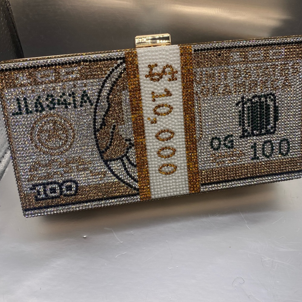 $10,000 clutch